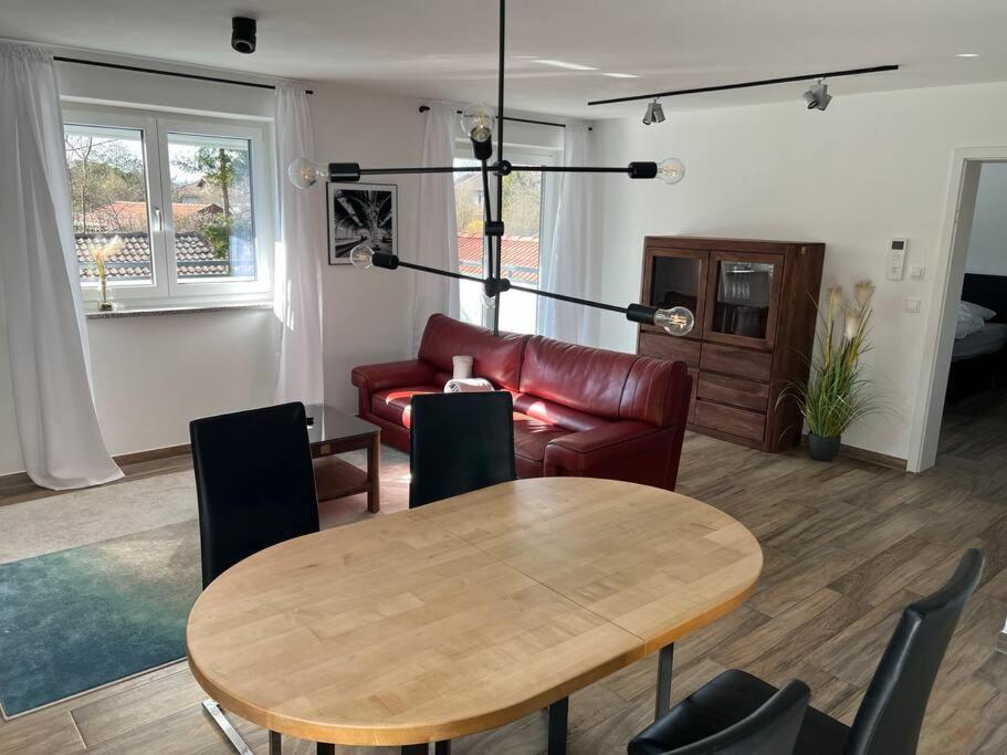 Bruckmühl Gemuetliche Wohnung Mit Grosser Terrasse מראה חיצוני תמונה